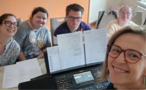 Muzyka, która łączy. Sukces zajęć realizowanych w ramach programu „Rehabilitacja 25+”