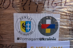 Z powiatowego magazynu pomocy humanitarnej dla Ukrainy wyruszył pierwszy transport darów