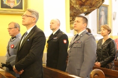 W intencji Ojczyzny modlili się m.in.  Komendant Powiatowy Państwowej Straży Pożarnej we Wschowie bryg. Krzysztof Piasecki, Komendant Powiatowy Policji we Wschowie podinspektor Tomasz Szuda