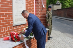Uroczystości zakończyły się złożeniem wiązanek przez uczestników obchodów.