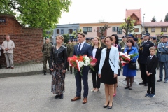 Uroczystości zakończyły się złożeniem wiązanek przez uczestników obchodów.