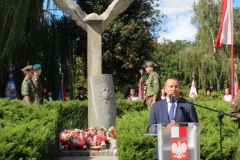 Starosta podczas przemówienie z okazji 83.  rocznicy Wybuchu II Wojny Światowej