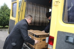 Starosta Wschowski przy załadunku agregatów