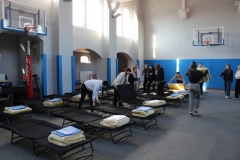 W sali gimnastycznej I Liceum Ogólnokształcącego utworzona została baza noclegowa dla uchodźców wojennych z Ukrainy