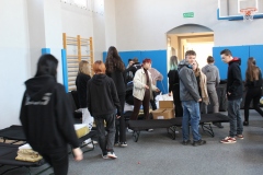 W przygotowanie bazy noclegowej właczyli sie nauczyciele wychowania fizycznego oraz uczniowie.