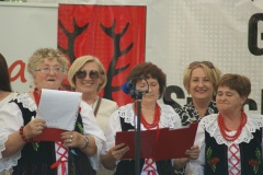 Zespół "Jarzębinki" z GCK w Otyniu w towarzystwie P. Małgorzaty Gośniowskiej- Koli i P. Jolanty Wielgus.