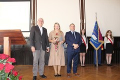 wręczenie nagrody przez Starostę Wschowskiego