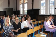 zaproszeni nauczyciele i obsługa na uroczystości