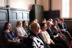 zaproszeni nauczyciele i obsługa na uroczystości