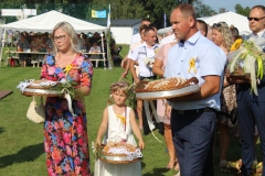 Starościna i Starosta dożynek Państwo Anna i Sylwester Kosińscy