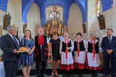 Starosta z uczestnikami dożynek