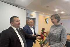 df4a5335-8b19-4ffc-9eaa-0ddc8487a318