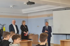 Starosta Wschowski wita uczniów SP w Jędrzychowicach oraz SP nr 2 we Wschowie