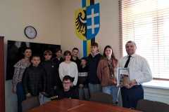 Uczniowie z wizytą u Staroisty Wschowskiego Andrzeja Bielawskiego.