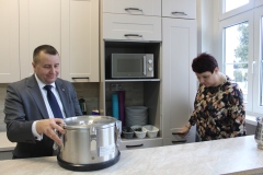 Od lewej Starosta Wschowski Andrzej Bielawski i Wicedyrektor SOSW we Wschowie Karolina Jędrzychowska