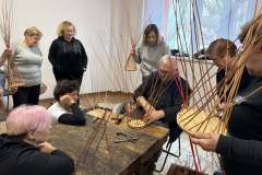 Jesien-z-kultura-–-smaki-ziola-i-rekodzielo-naszych-wsi-warsztaty-plecionkarskie-41