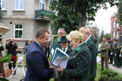 podziękowanie dla ówczesnego Zarządu Stowarzyszenia Polskie Diany, które odrestaurowały Pomnik Wschowskiej Diany i dla Zarządu Koła Łowieckiego „Ryś” we Wschowie za pomoc przy Odsłonięciu Pomnika