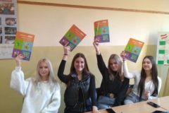 Młodzież z I ZS biorąca udział w projekcie edukacyjnym - ,,LEKCJE Z ZUS’’