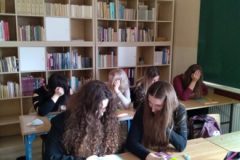 Uczennice I Zespołu Szkół im. Stanisława Staszica wzięły udział w cyklu zajęć "Lekcje z ZUS"