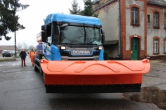 Nowa piaskarka pojawi się na powiarowych drogach dzięki dofinansowaniu pozyskanemu przez Starostę Wschowskiego Andrzeja Bielawskiego