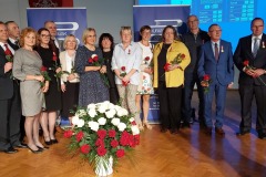 Wspólne zdjęcie wyróżnionych nauczycieli z SOSW we Wschowie z Lubuskim Kuratorem Oświaty