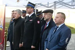 Lubuski Komendant Wojewódzki Państwowej Straży Pożarnej Patryk Maruszak w towarzystwie Posła na Sejm Jerzego Materny, Wicewojewody Lubuskiego Wojciecha Perczaka, Starosty Wschowskiego Andrzeja Bielawskiego oraz Burmistrza Sławy Cezarego Sadrakuły.