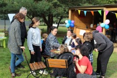 uczestnicy pikniku rodzinnego