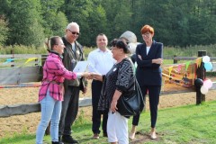 Posłanka do Parlamentu Europejskiego Pani Elżbieta Rafalska, Starosta Wschowski Pan Andrzej Bielawski oraz Wicestarosta Pan Waldemar Starosta,Kierownik Powiatowego Centrum Pomocy Rodzinie we Wschowie Katarzyna Ciepła-Nowak