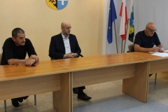 W posiedzeniu uczestniczył równiez Cezary Sandakuła - Burmistrz Sławy.