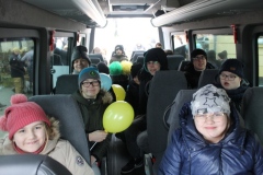 Dzieci ze SOSW we Wschowie w autobusie