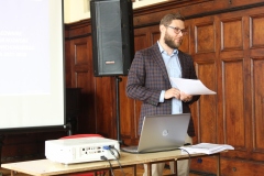 Konsultacje prowadzone były przez przedstawiciela Fundacji Rozwoju Demokracji Lokalnej Małopolskiego Instytutu Samorządu Terytorialnego.