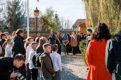 Szkola-do-hymnu-I-LO-6.11.2025-r.-1