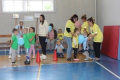 Przedszkolaki w trakcie zawodów