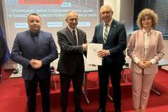 ef630986-9c40-4d2b-b7ac-f4dce7b1b9cd