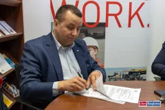 Starosta Wschowski podpisuje umowę na przebudowę ul. Staroleszczyńskiej