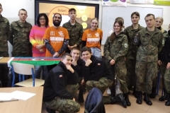 Uczniowie wraz z Gośćmi z Centrum Aktywności Twórczej z Leszna