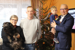 Wicestarosta Waldemar Starosta z wizytą u podopiecznych domów dziecka