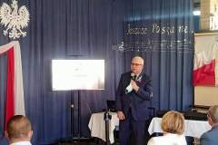 Wicestarosta Waldemar Starosta gościł w Szkole Podstawowej w Jędrzychowicach