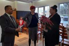 Od lewej Starosta Wschowski Andrzej Bielawski, Posłanka do Parlamentu Europejskiego Elżbieta Rafalska, Kierownik WTZ Beata Pawłowicz