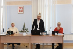 Od lewej Wiceprzewodnicząca Rady Powiatu Wschowskiego Danuta Patalas , Przewodnicząca Rady Powiatu Wschowskiego Jolanta Denesiuk i Wiceprzewodnicząca Rady Powiatu Wschowskiego Danuta Płończak