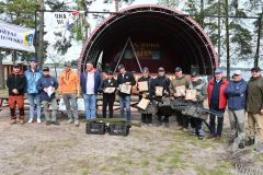 Uczestnicy zawodów  o Puchar Jeziora Sławskiego