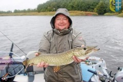 Wędkarz biorący udział w zawodach