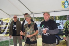 Wicestarosta Wschowski z uczestnikami zawodów