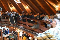 wędkarze biorący udział w zawodach