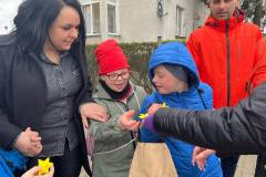 Uczniowie Zana podczas akcji Żonkil